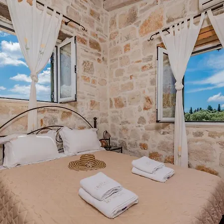 Villa Rizolia Villas